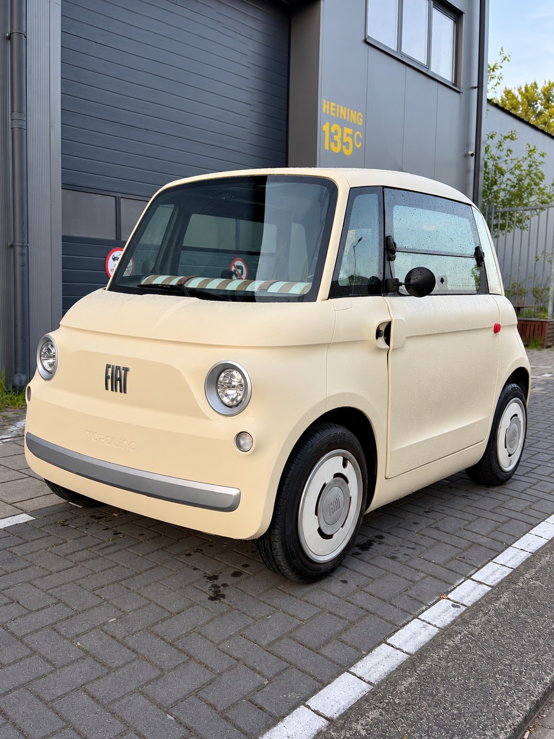 Crèmekleurige Fiat Topolino